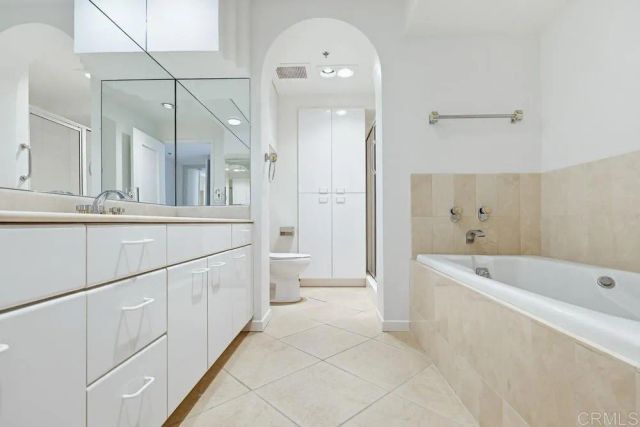 200 W Harbor Drive 2501, San Diego, CA 92101