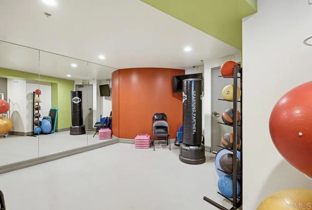 200 W Harbor Drive 2501, San Diego, CA 92101
