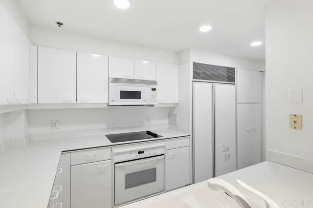 200 W Harbor Drive 2501, San Diego, CA 92101