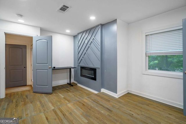 577 Commercial Avenue NW, Atlanta, GA 30318