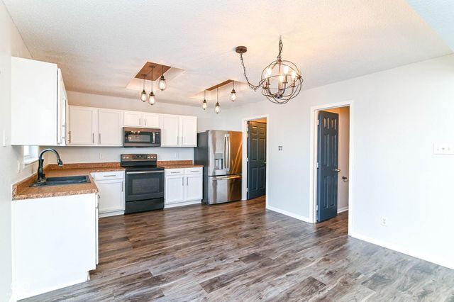 10050 Orange Blossom Trail, Fishers, IN 46038