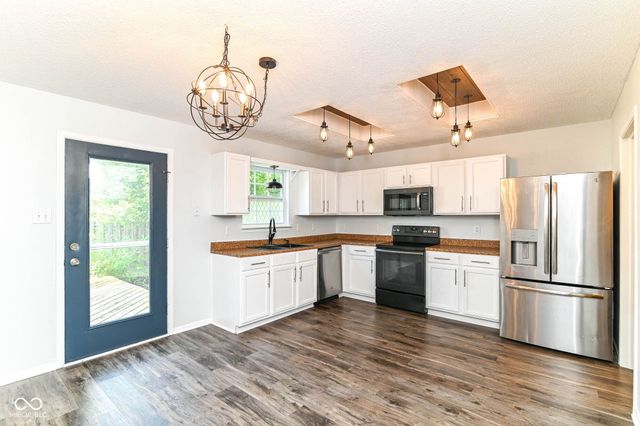 10050 Orange Blossom Trail, Fishers, IN 46038