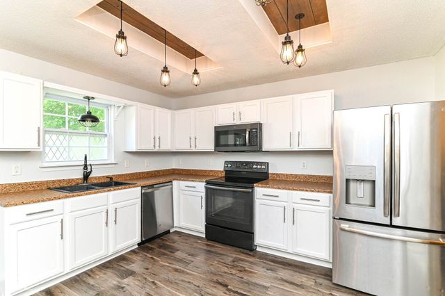 10050 Orange Blossom Trail, Fishers, IN 46038