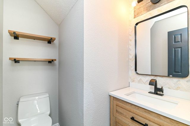 10050 Orange Blossom Trail, Fishers, IN 46038