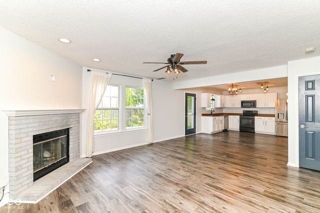 10050 Orange Blossom Trail, Fishers, IN 46038