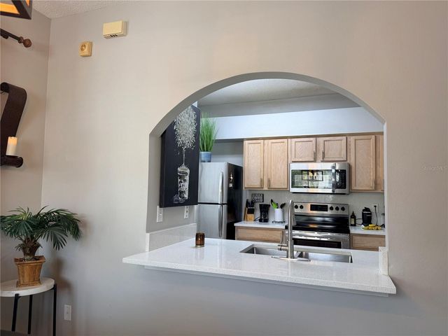 18120 PARADISE POINT DRIVE, Tampa, FL 33647