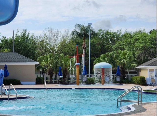 18120 PARADISE POINT DRIVE, Tampa, FL 33647