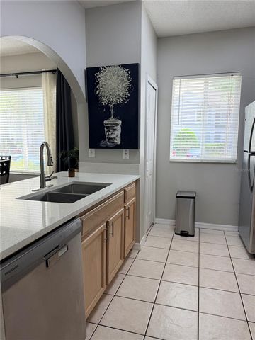 18120 PARADISE POINT DRIVE, Tampa, FL 33647