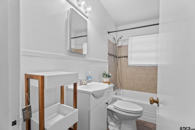 2304 Plume Drive, Tyler, TX 75703