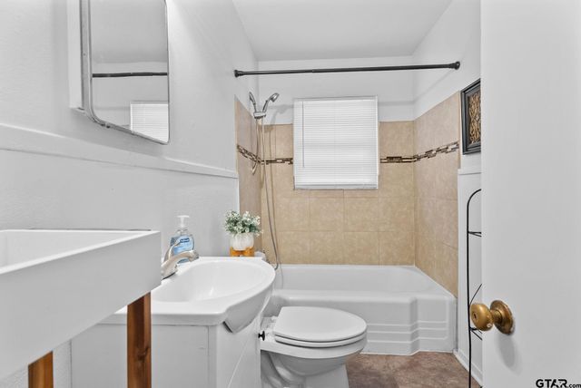 2304 Plume Drive, Tyler, TX 75703