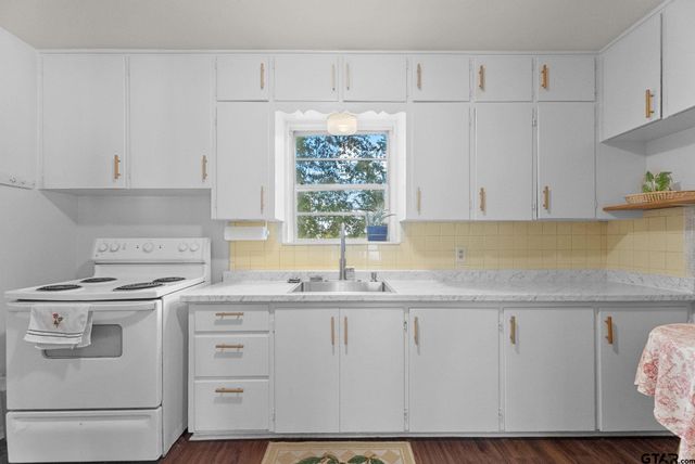 2304 Plume Drive, Tyler, TX 75703