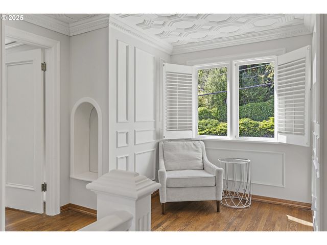 2869 Sw CHAMPLAIN Dr, Portland, OR 97205