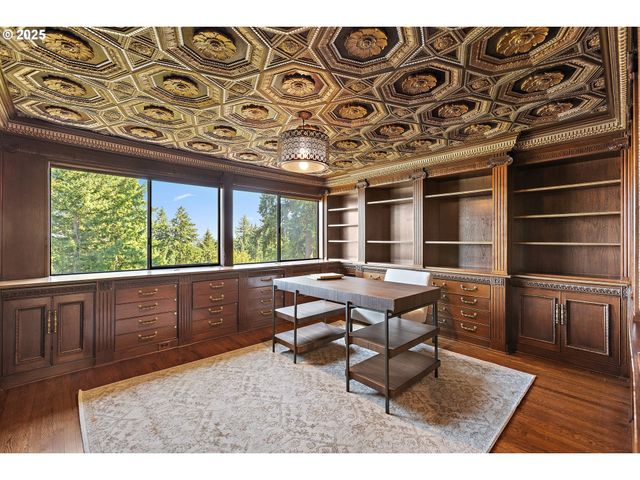 2869 Sw CHAMPLAIN Dr, Portland, OR 97205