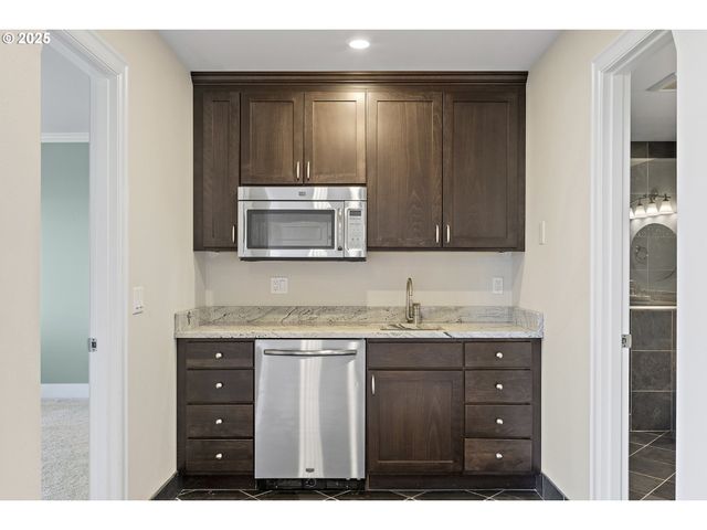 2869 Sw CHAMPLAIN Dr, Portland, OR 97205