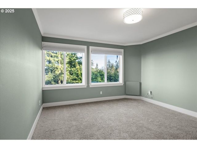 2869 Sw CHAMPLAIN Dr, Portland, OR 97205