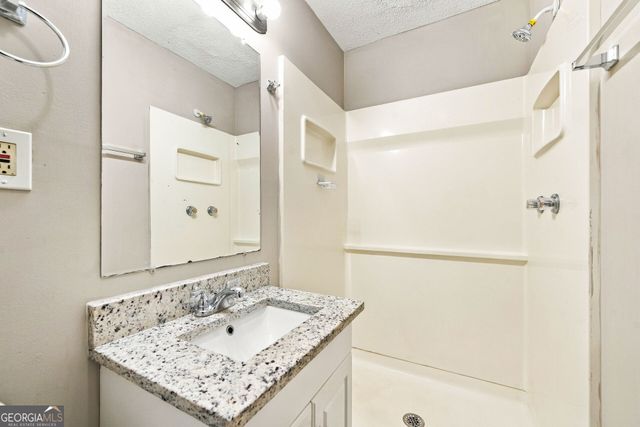 6635 Biscayne Way, Douglasville, GA 30135