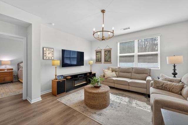 219 Addison Ave, Chapel Hill, TN 37034