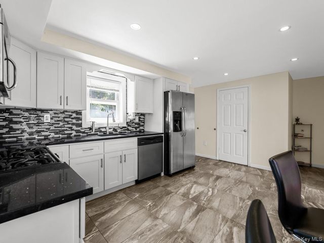 60 E Pine Street, Long Beach, NY 11561