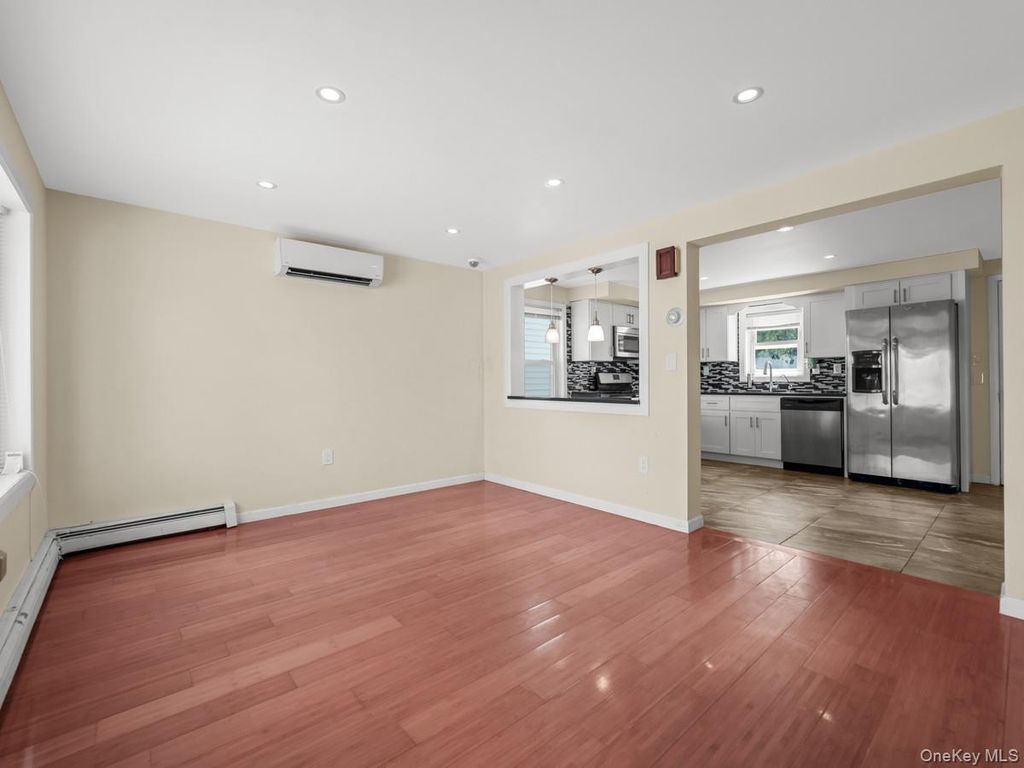 60 E Pine Street, Long Beach, NY 11561 — photo 2