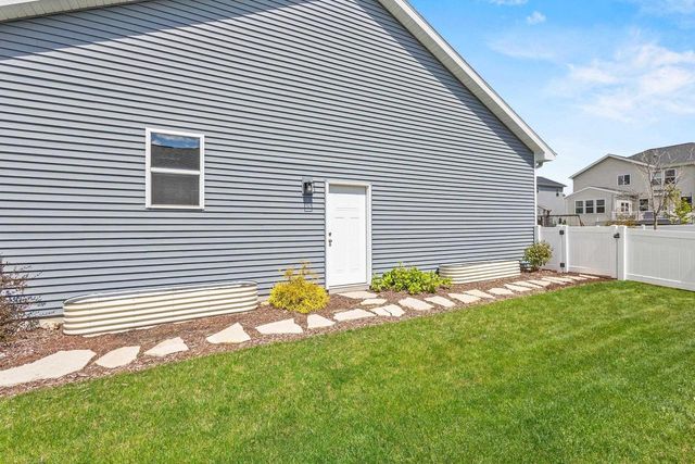 1317 Black Stallion Drive, Madison, WI 53718