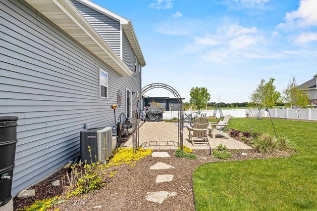 1317 Black Stallion Drive, Madison, WI 53718