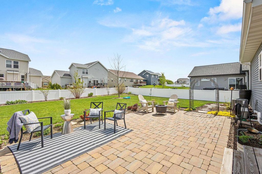 1317 Black Stallion Drive, Madison, WI 53718