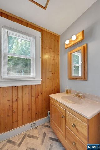 434 3rd Avenue, Roselle, NJ 07203