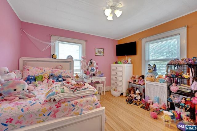 434 3rd Avenue, Roselle, NJ 07203