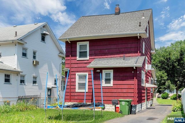 434 3rd Avenue, Roselle, NJ 07203
