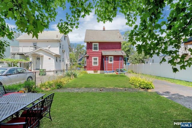 434 3rd Avenue, Roselle, NJ 07203