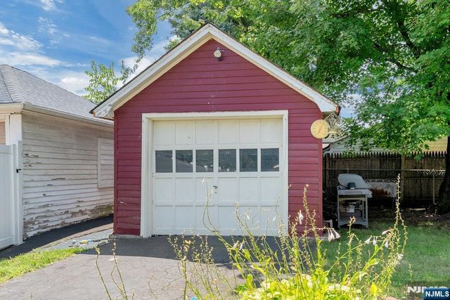 434 3rd Avenue, Roselle, NJ 07203