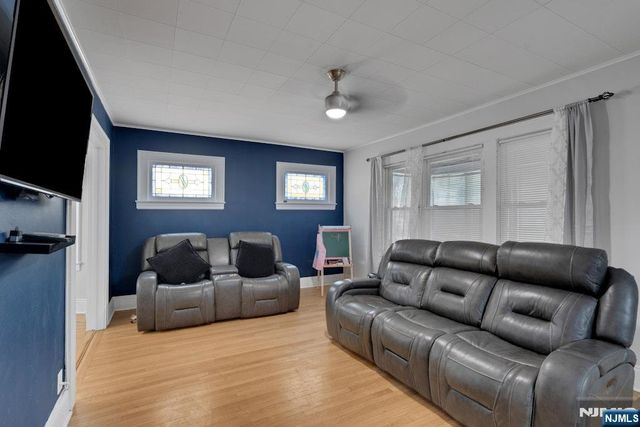 434 3rd Avenue, Roselle, NJ 07203