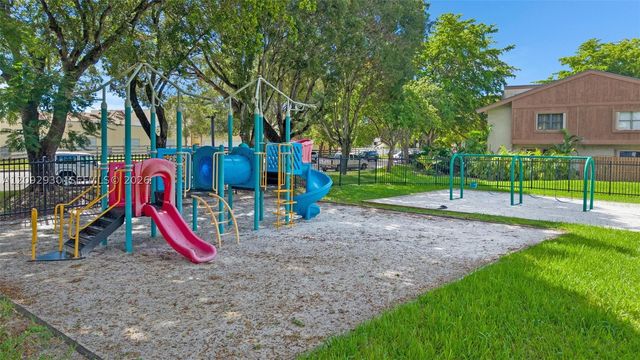 11236 SW 104th St, Miami, FL 33176