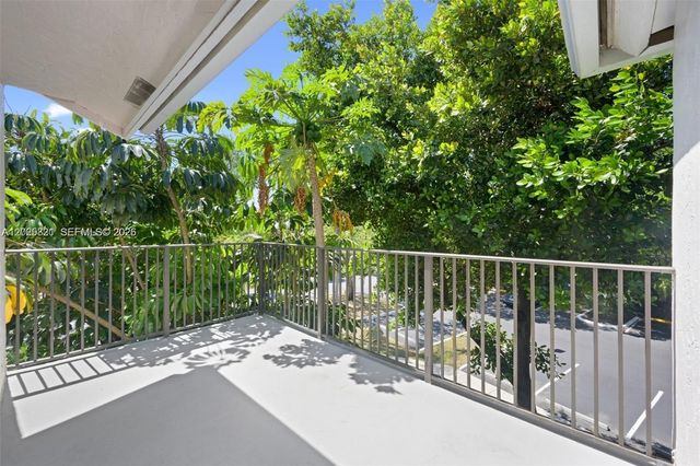 10161 W Sunrise Blvd 304, Plantation, FL 33322