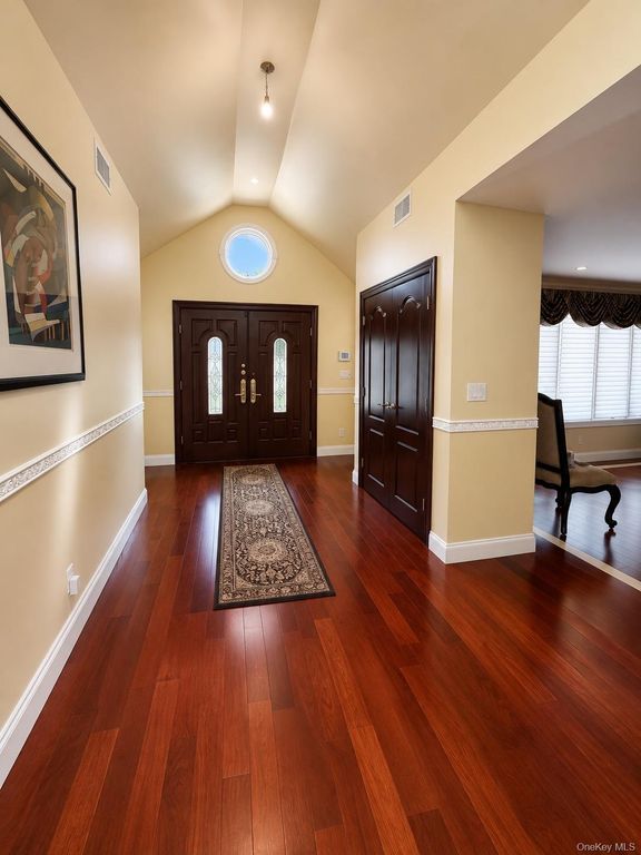 543 Fairway Drive, Woodmere, NY 11598 — photo 2