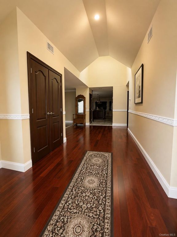 543 Fairway Drive, Woodmere, NY 11598 — photo 3