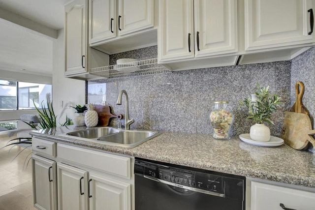 1919 Alameda De Las Pulgas 140, San Mateo, CA 94403