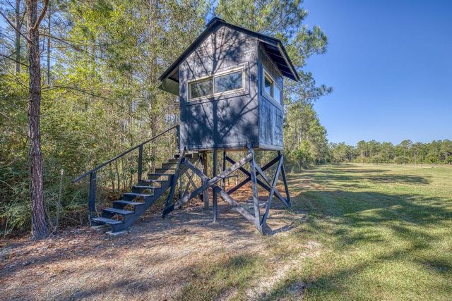 1650 Bear Bay Flats Rd Road, Laurel Hill, FL 32567