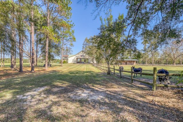 1650 Bear Bay Flats Rd Road, Laurel Hill, FL 32567