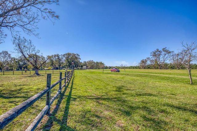 1650 Bear Bay Flats Rd Road, Laurel Hill, FL 32567