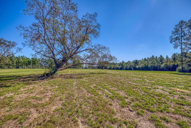 1650 Bear Bay Flats Rd Road, Laurel Hill, FL 32567