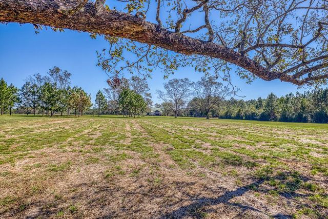 1650 Bear Bay Flats Rd Road, Laurel Hill, FL 32567