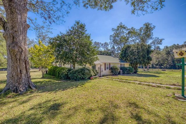1650 Bear Bay Flats Rd Road, Laurel Hill, FL 32567