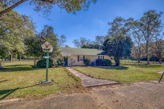 1650 Bear Bay Flats Rd Road, Laurel Hill, FL 32567