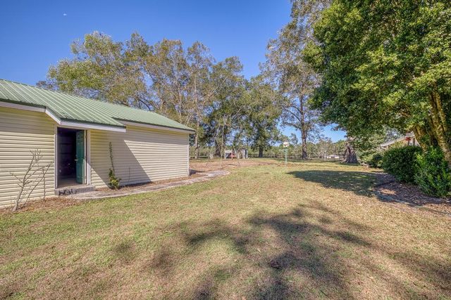 1650 Bear Bay Flats Rd Road, Laurel Hill, FL 32567