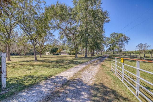 1650 Bear Bay Flats Rd Road, Laurel Hill, FL 32567