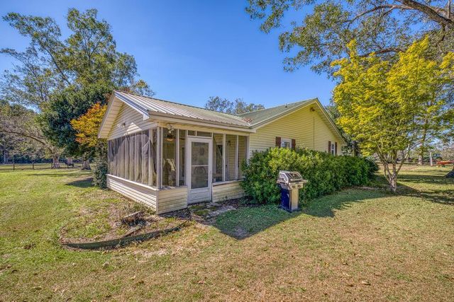 1650 Bear Bay Flats Rd Road, Laurel Hill, FL 32567