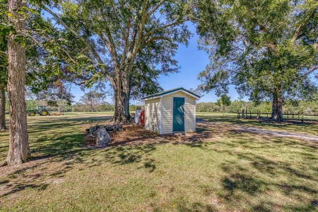 1650 Bear Bay Flats Rd Road, Laurel Hill, FL 32567