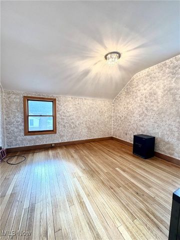 26 Elm Street, Bridgeport, OH 43912