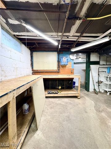 26 Elm Street, Bridgeport, OH 43912